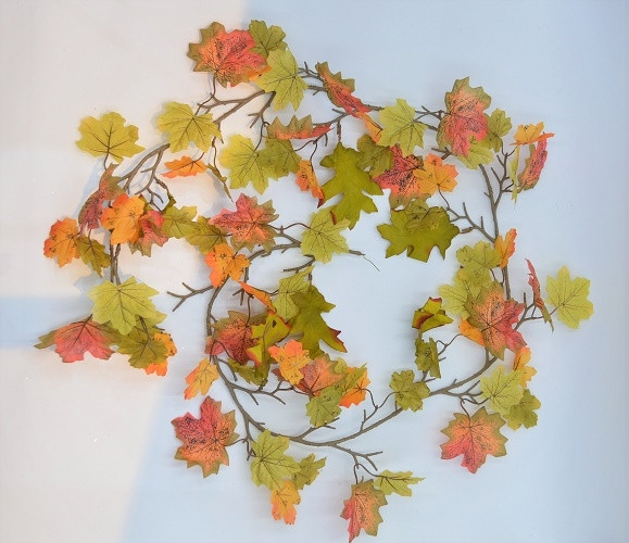 22050 - Stunning Autumn Leaf Garlands  Length Apx 1.8m