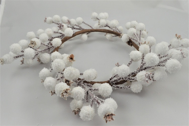 22077 -  Wintery wreath with a display of snowy branches and frosted berries.  Size   Approx 30cm diameter