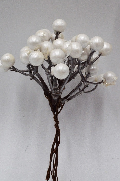 22091 - Snow white berries Christmas Deco Pick.  Measures - 11cm Height x 8cm Width.