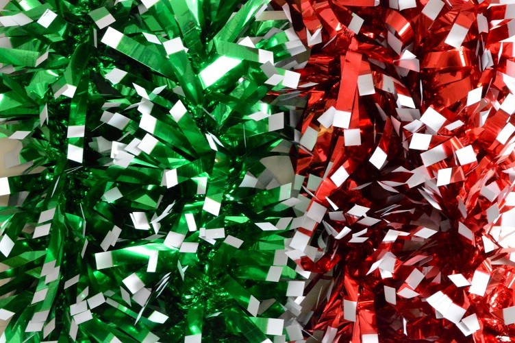 88141 - Christmas Wrapping Tinsel x 2 Metre Lengths!
