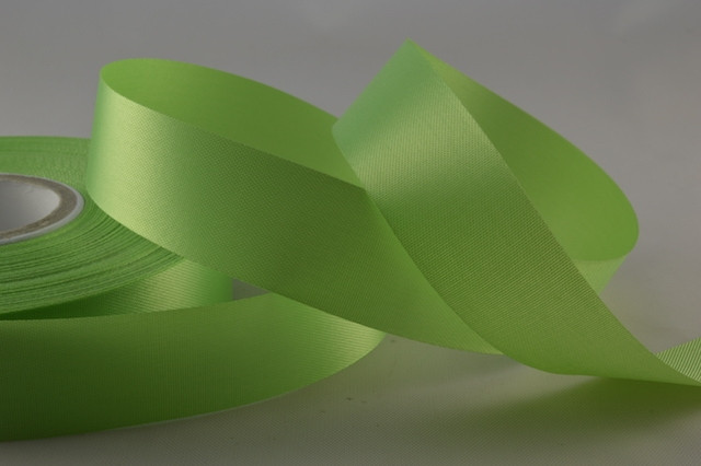 Y779 - 38mm Orchard Green cut edge satin ribbon x 100mts
