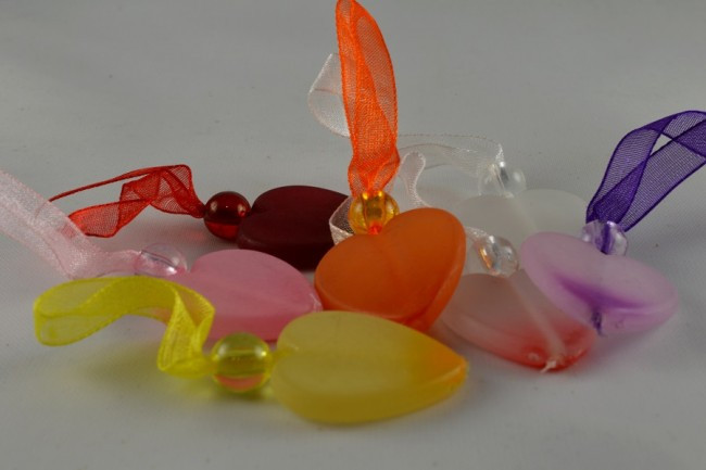 94244 - 24mm/40mm Hearts & String x 24 or 12 Pieces Per Bag!