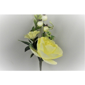 33016 - Soft Cream floral arrangement accompanied with delicate embellishments and leaves.  Height  19cms ,  Width  8cms  (approx)